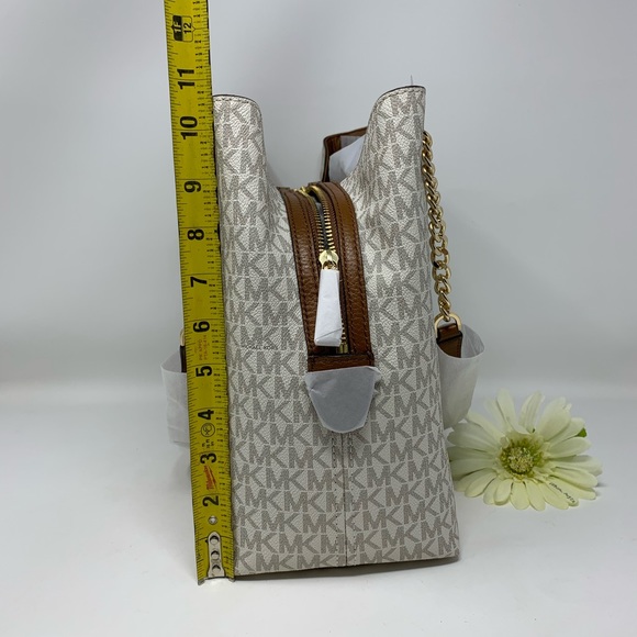 Michael Kors Large Chain Shoulder Bag - Picture 4 of 12